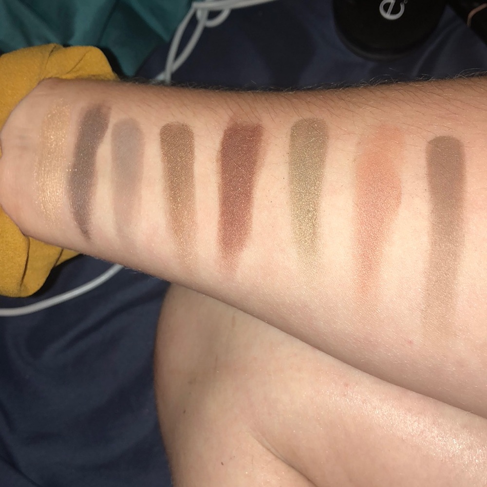 Makeup Bundle - Picture 3 of 8